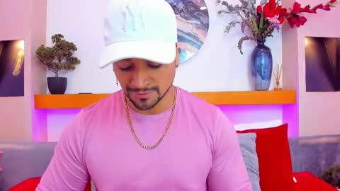 Snapshot of mike_estevess chatting on 20, 2, 2025   online show from 20, 2, 2025