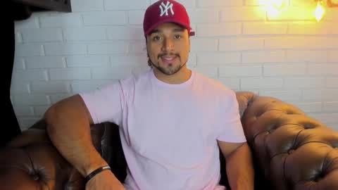 Snapshot of mike_estevess chatting on 27, 2, 2025   online show from 27, 2, 2025