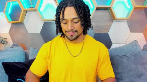 Snapshot of mike_estevess chatting on 2, 3, 2025   online show from 2, 3, 2025