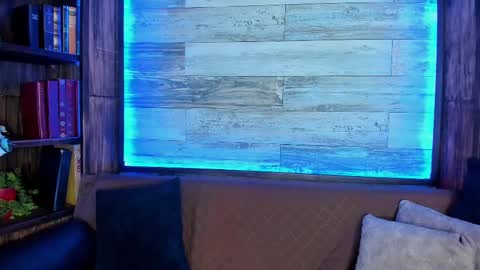 Snapshot of mike_estevess chatting on 7, 3, 2025   online show from 7, 3, 2025