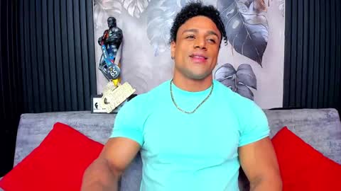 Snapshot of mike_estevess chatting on 18, 9, 2025   online show from 18, 9, 2025