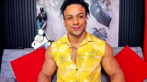 Snapshot of mike_estevess chatting on 27, 9, 2025   online show from 27, 9, 2025