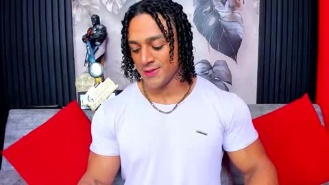 Snapshot of mike_estevess chatting on 30, 9, 2025   online show from 30, 9, 2025