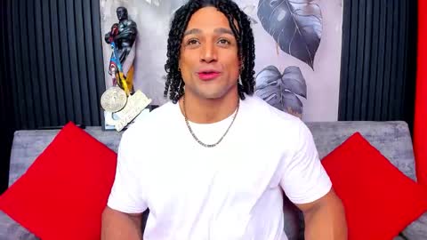 Snapshot of mike_estevess chatting on 10, 10, 2025   online show from 10, 10, 2025