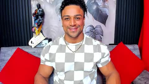 Snapshot of mike_estevess chatting on 26, 10, 2025   online show from 26, 10, 2025