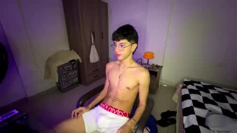 Mike Pineapple online show from 14, 10, 2025