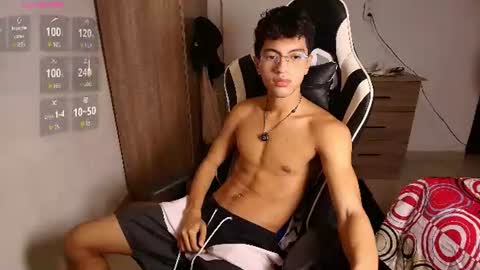 Snapshot of mike_pineapple chatting on 21, 7, 2026 Mike Pineapple online show from 21, 7, 2026