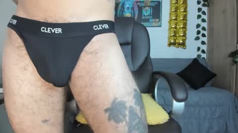 Snapshot of mikee_scooth chatting on 23, 12, 2024 mikee_scooth online show from 23, 12, 2024