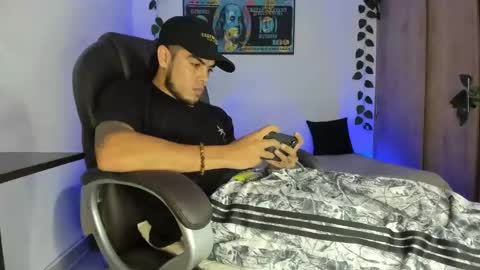 Snapshot of mikee_scooth chatting on 9, 3, 2025 mikee_scooth online show from 9, 3, 2025