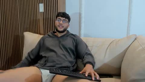 Mikeee online show from 7, 3, 2026