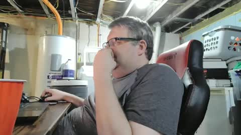 Snapshot of mikejws chatting on 8, 9, 2025 mikejws online show from 8, 9, 2025