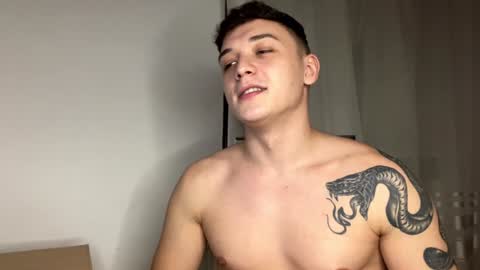 Snapshot of mikelaur chatting on 18, 12, 2024 MikeLaur online show from 18, 12, 2024