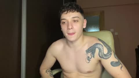 Snapshot of mikelaur chatting on 25, 2, 2025 MikeLaur online show from 25, 2, 2025