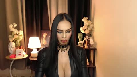 Mistress MikeyAlawi online show from 30, 1, 2025