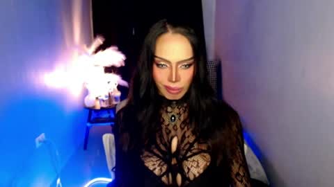 Mistress MikeyAlawi online show from 14, 6, 2026