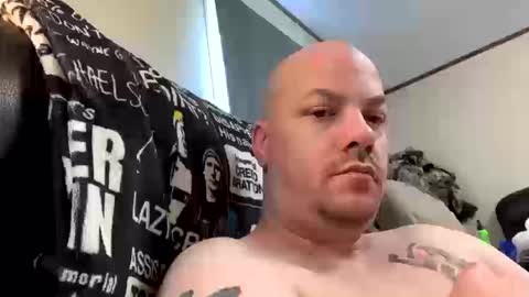 Snapshot of mikeylikesit2222 chatting on 19, 10, 2025 mikeylikesit2222 online show from 19, 10, 2025