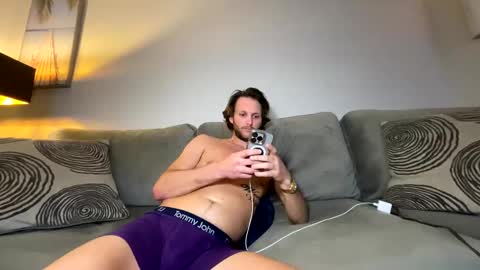 Snapshot of mikeywhite123 chatting on 26, 2, 2025 mikeywhite123 online show from 26, 2, 2025