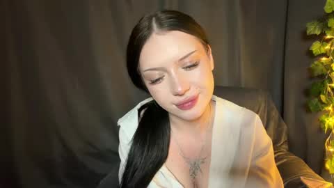 Snapshot of mikiklippel chatting on 31, 5, 2026 Mia online show from 31, 5, 2026