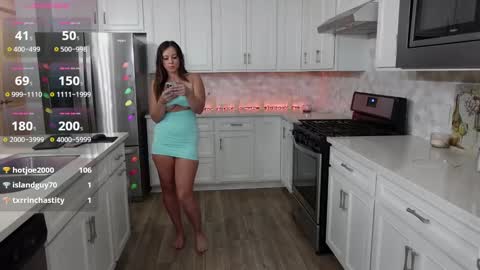 Snapshot of mikmagik chatting on 30, 12, 2024 Mikaylah online show from 30, 12, 2024