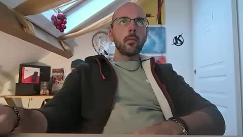 Snapshot of mikmik91 chatting on 17, 12, 2024 mikmik91 online show from 17, 12, 2024