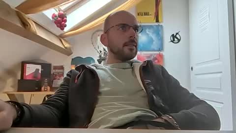 Snapshot of mikmik91 chatting on 18, 12, 2024 mikmik91 online show from 18, 12, 2024