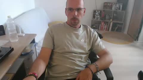 Snapshot of mikmik91 chatting on 9, 9, 2025 mikmik91 online show from 9, 9, 2025