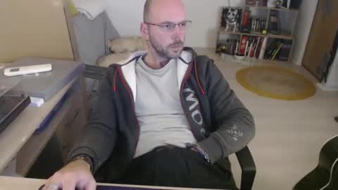 Snapshot of mikmik91 chatting on 18, 11, 2025 mikmik91 online show from 18, 11, 2025