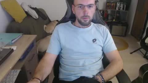 Snapshot of mikmik91 chatting on 12, 1, 2026 mikmik91 online show from 12, 1, 2026