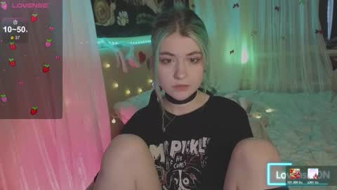 Snapshot of miko_meow chatting on 7, 2, 2026 Miko online show from 7, 2, 2026