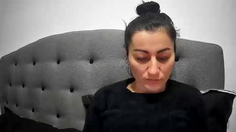 Mikyloveu online show from 22, 12, 2025