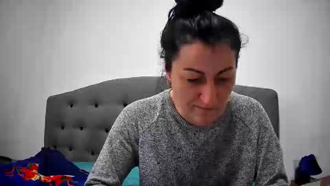 Mikyloveu online show from 2, 4, 2026