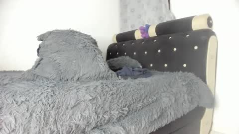 Mila Dash online show from 12, 2, 2025