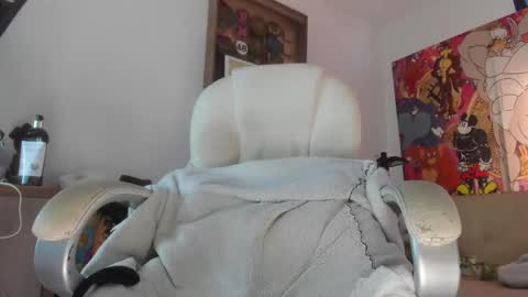 Mila Dash online show from 2, 10, 2025