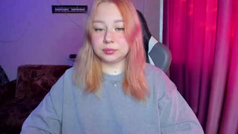 Mila shy sensual person  online show from 9, 10, 2025