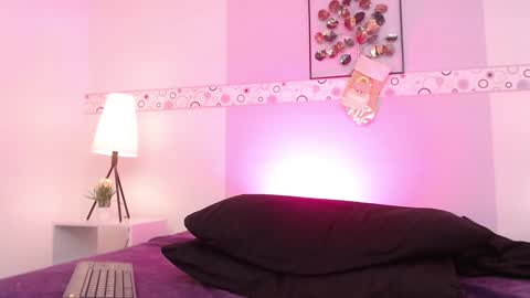 Mila  online show from 14, 12, 2024