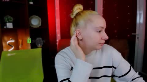 mila_glow online show from 22, 12, 2025