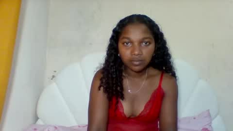 mila_lunah online show from 19, 5, 2026