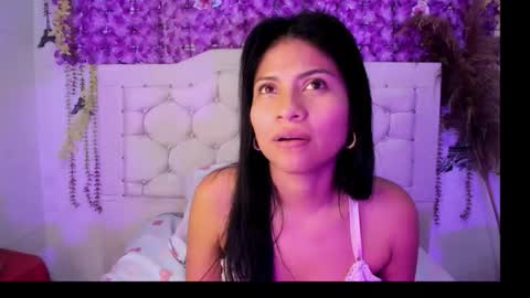 Snapshot of mila_rey25_ chatting on 1, 2, 2026 laura online show from 1, 2, 2026