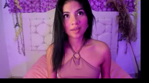 Snapshot of mila_rey25_ chatting on 3, 2, 2026 laura online show from 3, 2, 2026