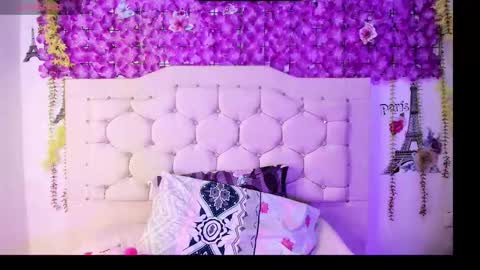 Snapshot of mila_rey25_ chatting on 1, 3, 2026 laura online show from 1, 3, 2026