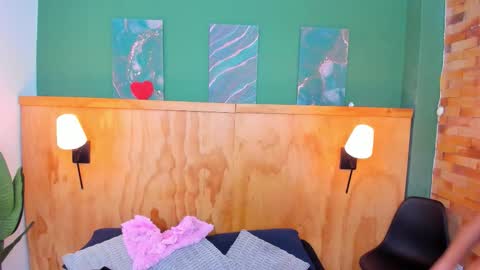 Mila and samy online show from 21, 10, 2025