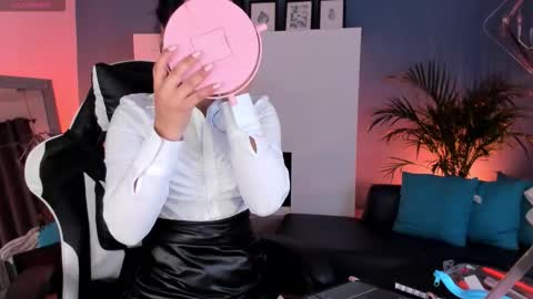 Mila online show from 29, 10, 2025