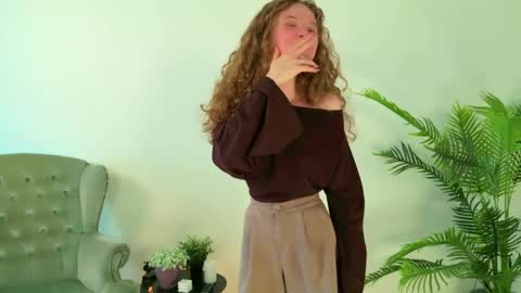 Mila online show from 12, 5, 2026