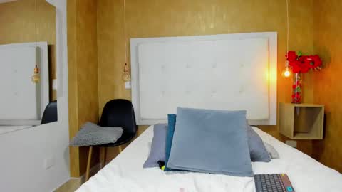          online show from 1, 10, 2025