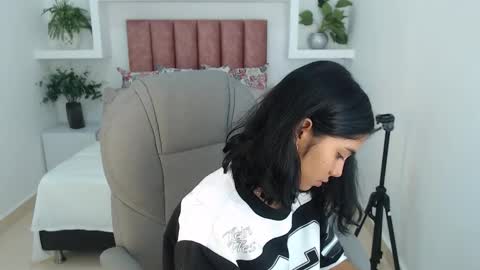 milaa_star online show from 19, 12, 2025