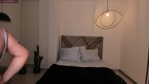 Mila online show from 11, 9, 2025