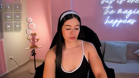 Mila online show from 6, 11, 2025