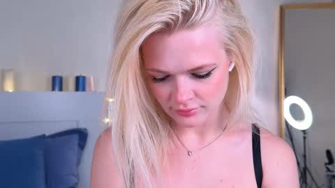 Miss Cutie online show from 6, 3, 2026