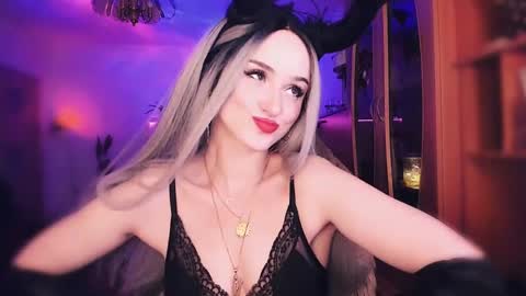 MiladyJolie online show from 1, 3, 2025