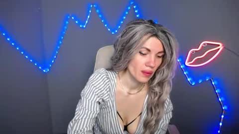 Snapshot of milaloona chatting on 19, 4, 2026 Milaloona online show from 19, 4, 2026